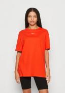 Nike Women's Nike Sportswear Essential T-Shirt Picante Red