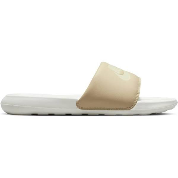 Nike Women's Victori One Sanddrift/Coconut