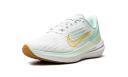 Nike Womens Air Winflo 9 Shoes - Size 7 - 101 White/Barely Green