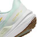 Nike Womens Air Winflo 9 Shoes - Size 7 - 101 White/Barely Green