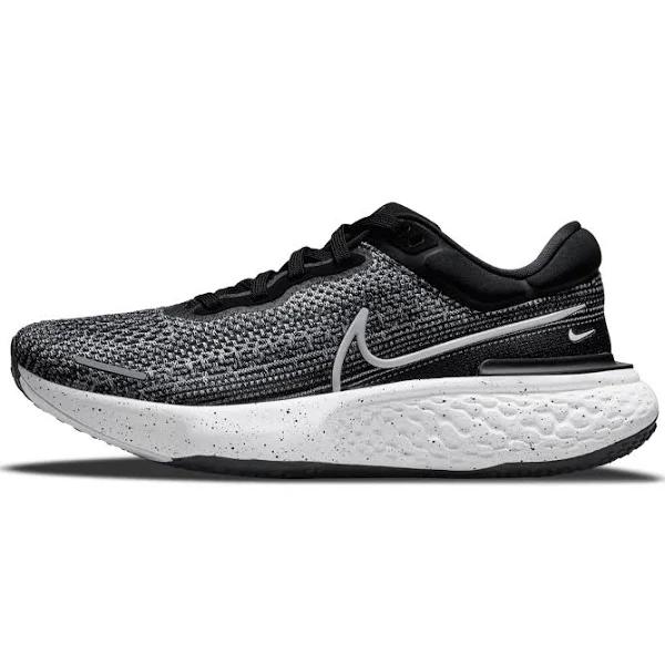 Nike ZoomX Invincible Run Flyknit Oreo