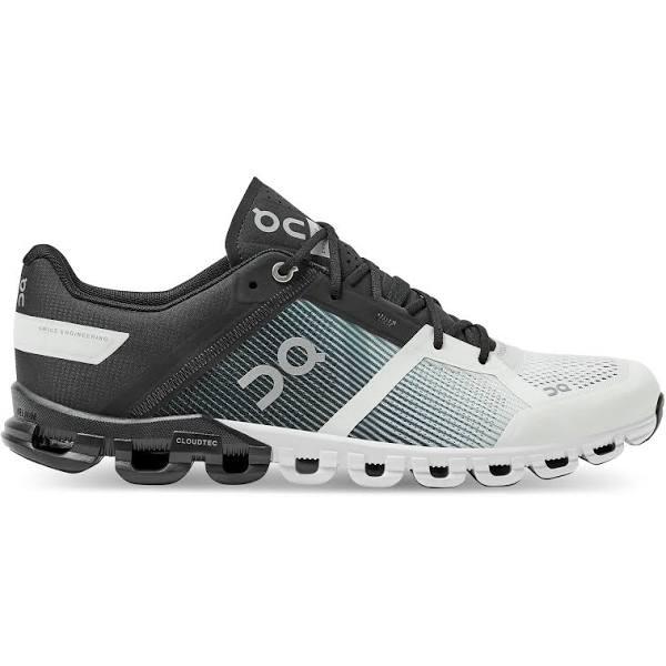 On Cloudflow Mens 11.5 / Black/White