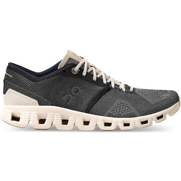 On Running Cloud x Black 9.5