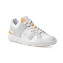 On Womens Roger Clubhouse Trainer - White - Size - 3