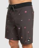 Quiksilver Surfsilk 69 18" Boardshorts in Black 33