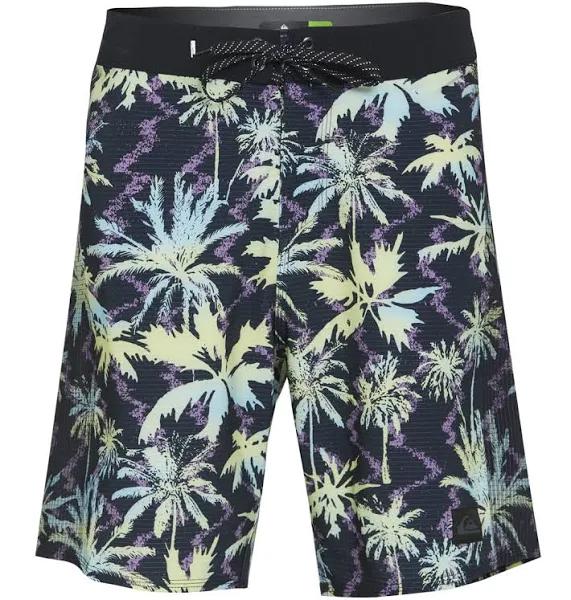 Quiksilver Surfsilk Arch 16" Boardshorts in Black 24