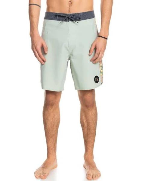 Quiksilver - Surfsilk Arch 18 - Size 32