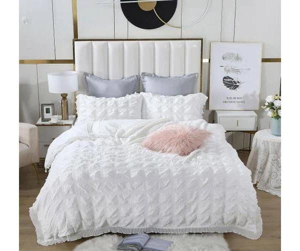 Ruffles Textured Jacquard Super King Size Bed Quilt/Doona/Duvet Cover Set - White