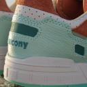 Saucony Shadow 5000 St. BARTH Shoes - Size 4 - beige/green