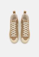 Shoes Sneakers Veja Nova High Canvas NT012967