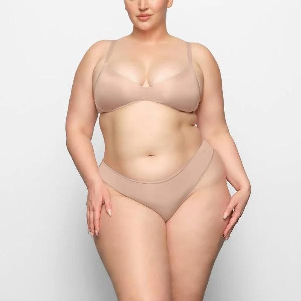 Skims Push-up Plunge Bra | Light Neutral | Wireless Form | 32C