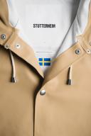 Stutterheim Stockholm Raincoat Sand XL