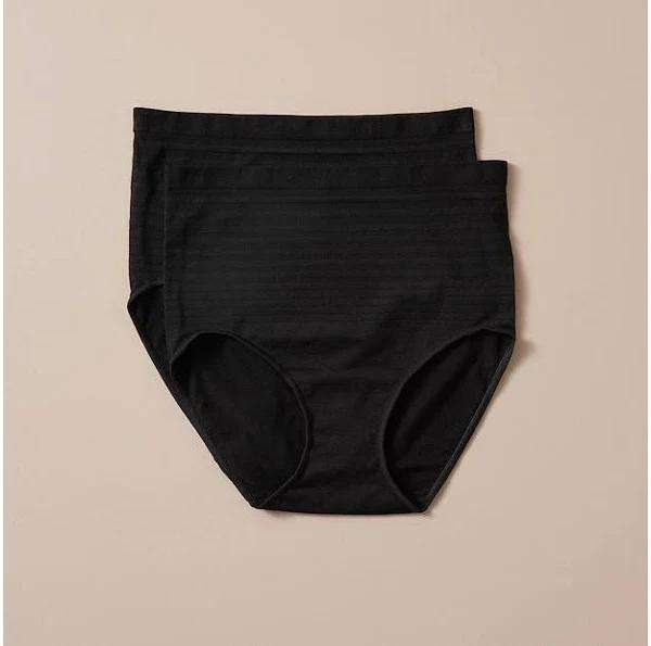 Target Woman 2 Pack Matte and Shine Seamfree Full Briefs; Style LFK29860 | Black | Size 18