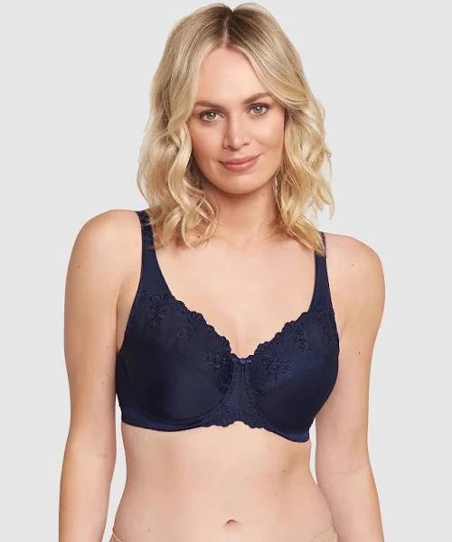 Triumph Embroidered Minimiser Bra