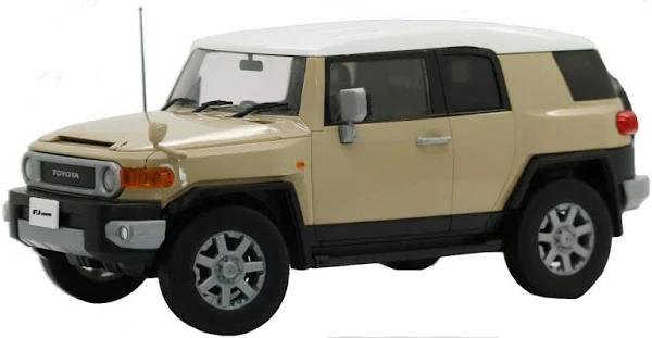 Fujimi 1/24 Toyota FJ Cruiser (Beige) Kit