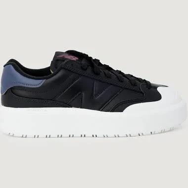 New Balance Women Sneakers Black / 40.5