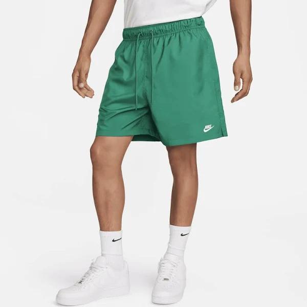 Nike - Club Flow Shorts in Malachite & White