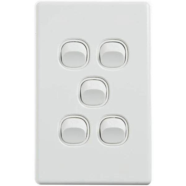 4Cabling Elegant Wall Switch 5 Gang 250V 16A - Vertical 040.0.0091