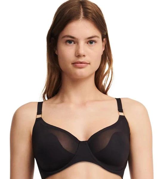 Chantelle Pure Light Covering Moulded Bra Black