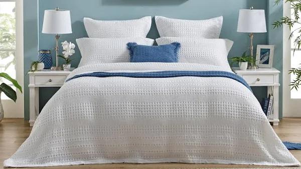 Arles White Coverlet Set - Single/Double