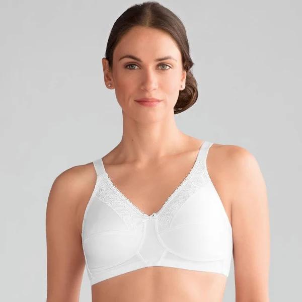 Amoena Nancy Wire Free White Mastectomy Bras. Pocketed Bras 26C