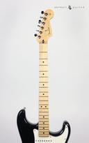 Fender Player Stratocaster (Maple Fingerboard, Black)