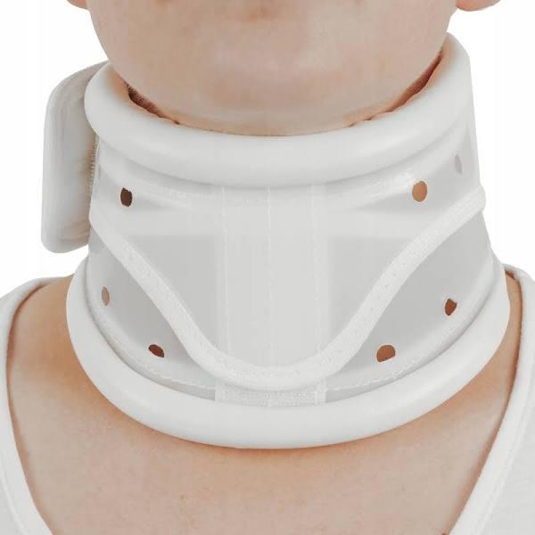 TYNOR Hard Cervical Collar - Medium (Adjustable)