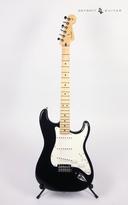 Fender Player Stratocaster (Maple Fingerboard, Black)