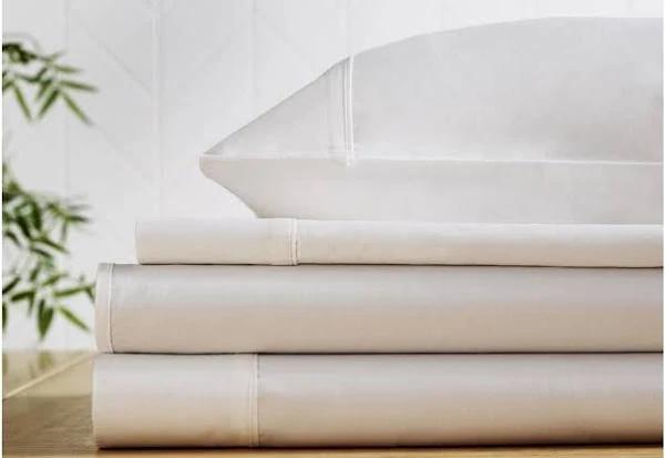 L'Avenue 300 Thread Count White Sheet Set - Single