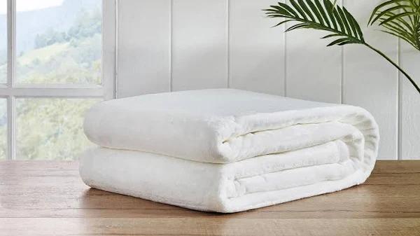 L'Avenue Dakota White Blanket - Single/Double