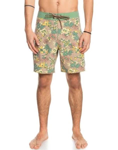 Quiksilver Surfsilk Washed 18 Boardshorts 32 / Golden Rod