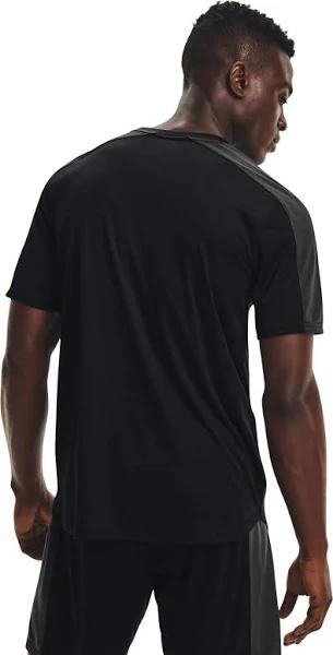 Under Armour Men's Challenger Training Top, Black