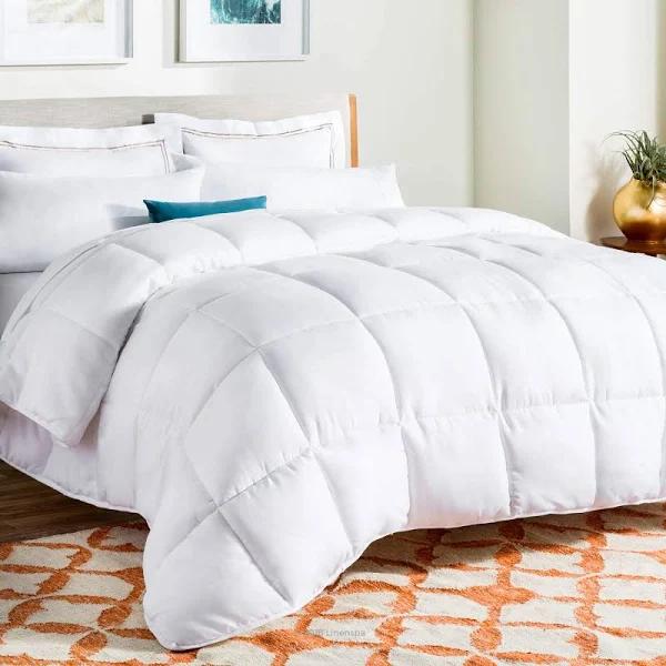 Linenspa All-Season White Down Alternative Quilted Comforter - Corner Duvet Tabs - Hypoallergenic - Plush Microfiber Fill - Machine Washable