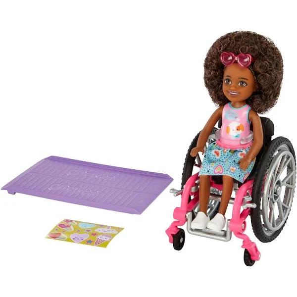 Barbie Chelsea Wheelchair Doll and Ramp (Brunette)