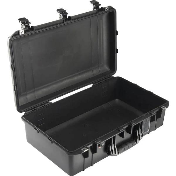 Pelican 1555 Air Case No Foam (Black)