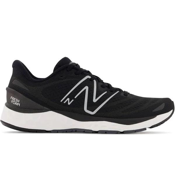 New Balance Men's MSOLVV4 Black/White - Size 8