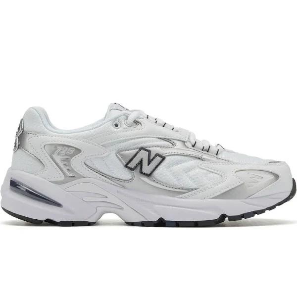 New Balance 725 Women's Sneaker