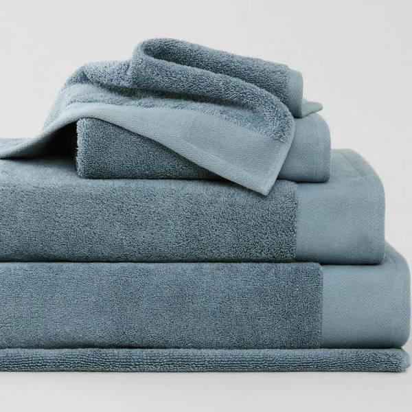 Luxury Retreat Towel Collection - Blue Reef / Hand Towel