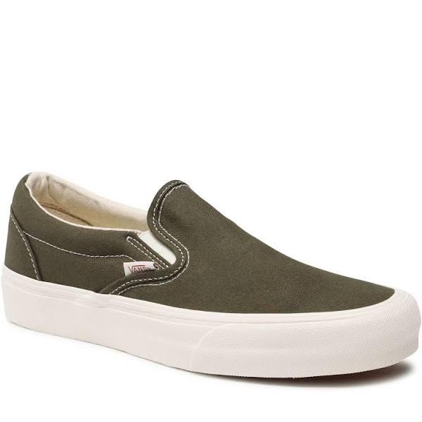 Vans Slip On VR3 Sneakers in Grape leaf-Green