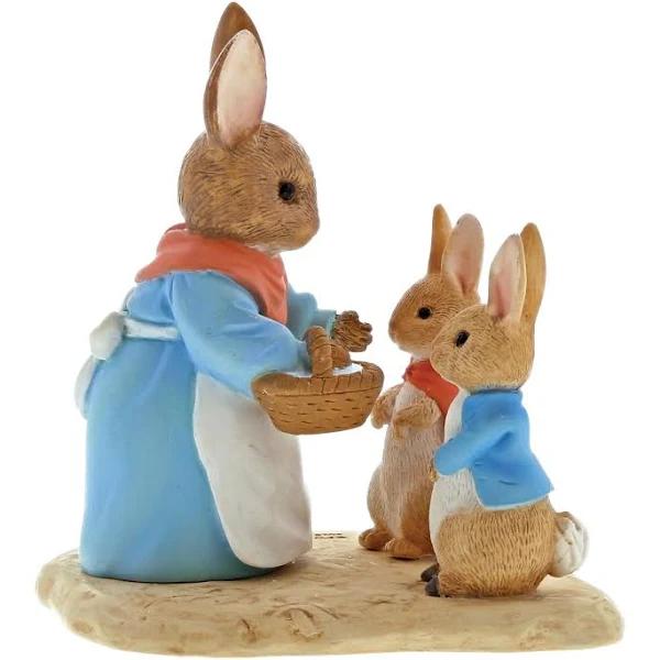 Beatrix Potter Mrs Rabbit, Flopsy and Peter Figurine