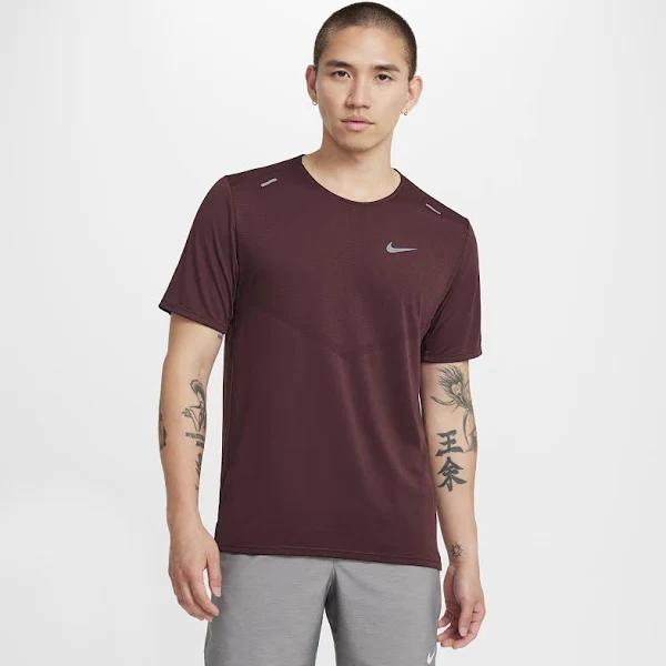 Nike Rise 365 Men's Dri-FIT Short-Sleeve Running Top - Red - Polyester - 50% Recycled Polyester