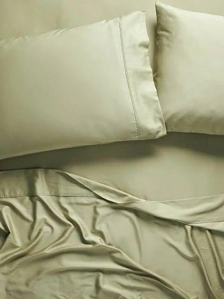 400TC Bamboo Luxe Sheet Set by Bas-Phillips (Olive / Queen)