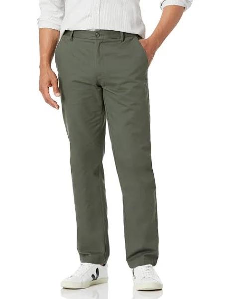 Amazon Essentials Men's Straight-Fit Wrinkle-Resistant Flat-Front Chino Pant