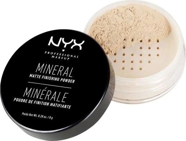 NYX Mineral Finishing Powder Light/Medium 8g