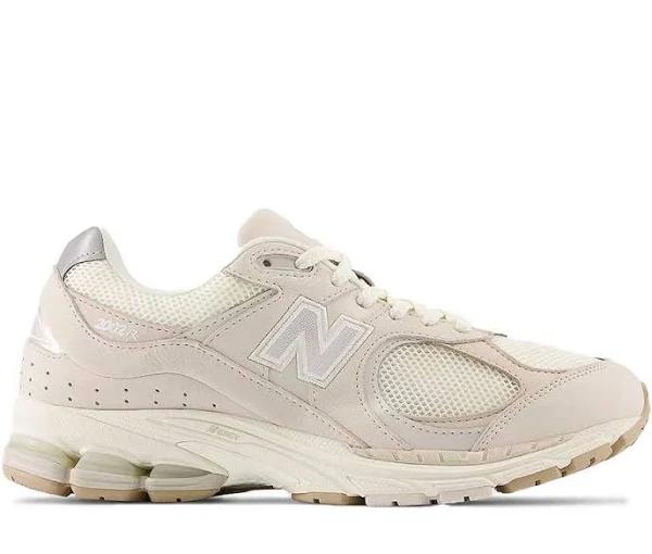 New Balance Unisex 2002R Linen Fog/Sea Salt/Timberwolf - Size 5