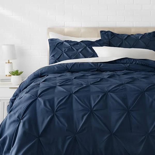 Amazon Basics Pinch Pleat All-Season Down-Alternative Comforter Bedding Set - King, Navy Blue