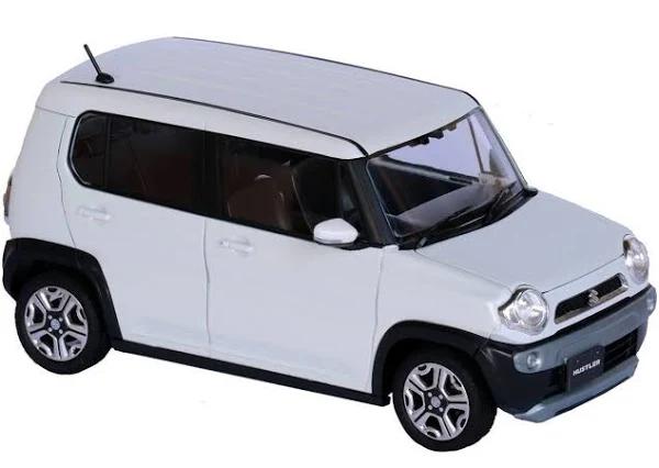 Fujimi: 1/24 Suzuki Hustler (Pure White Pearl) - Model Kit