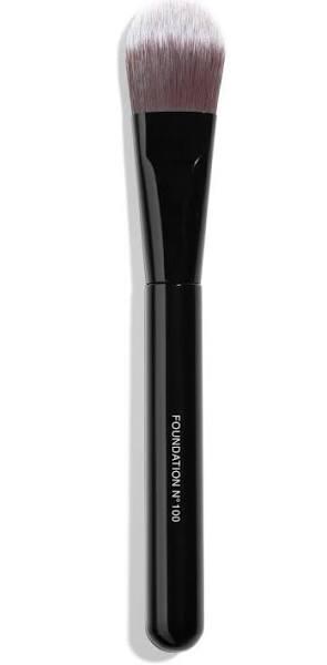 Les Pinceaux De Chanel Foundation Brush N°100