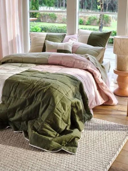 Linen House Nimes Patchwork Coverlet (Rose)