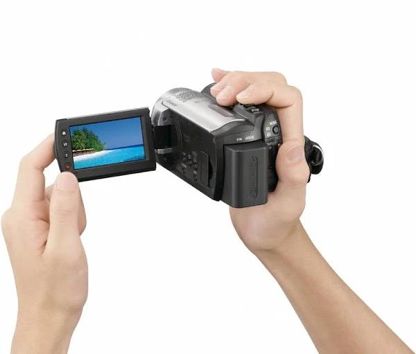 Sony Handycam HDR-XR100 - Camcorder - 1080i - 2.36 MP - 10x Optical Zoom - Carl Zeiss - HDD 80 GB - Flash Card